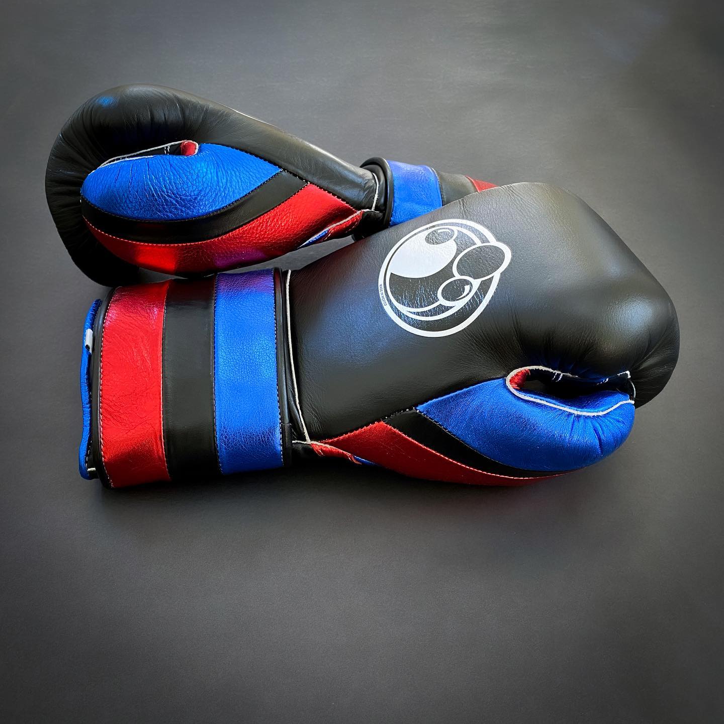 Customizable boxing glove , Fiest Gloves online , High Quality COPIES of Branded Gloves Black