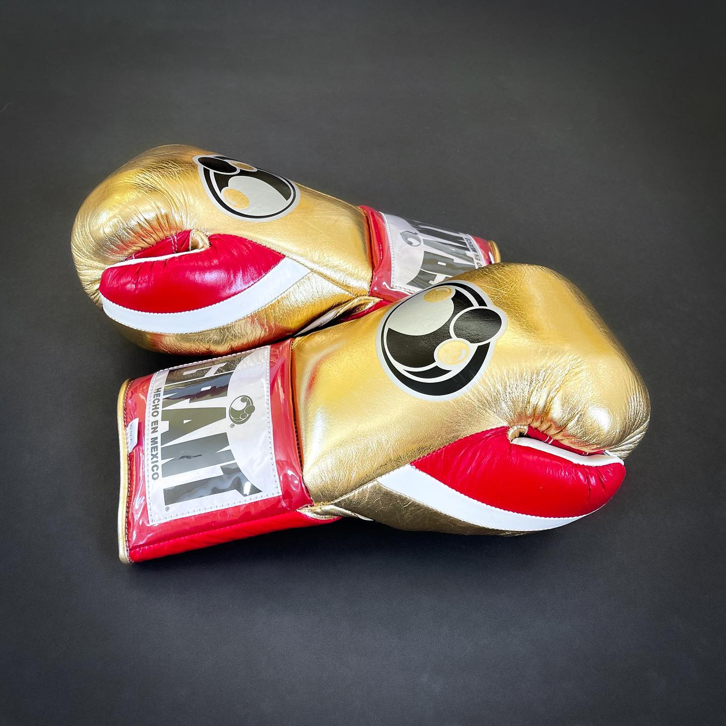 Customizable boxing glove , Fiest Gloves online , High Quality COPIES of Branded Gloves Gold/Red
