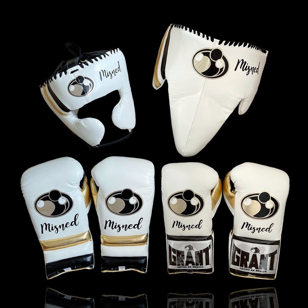 Customizable Boxing Sets White/Gold