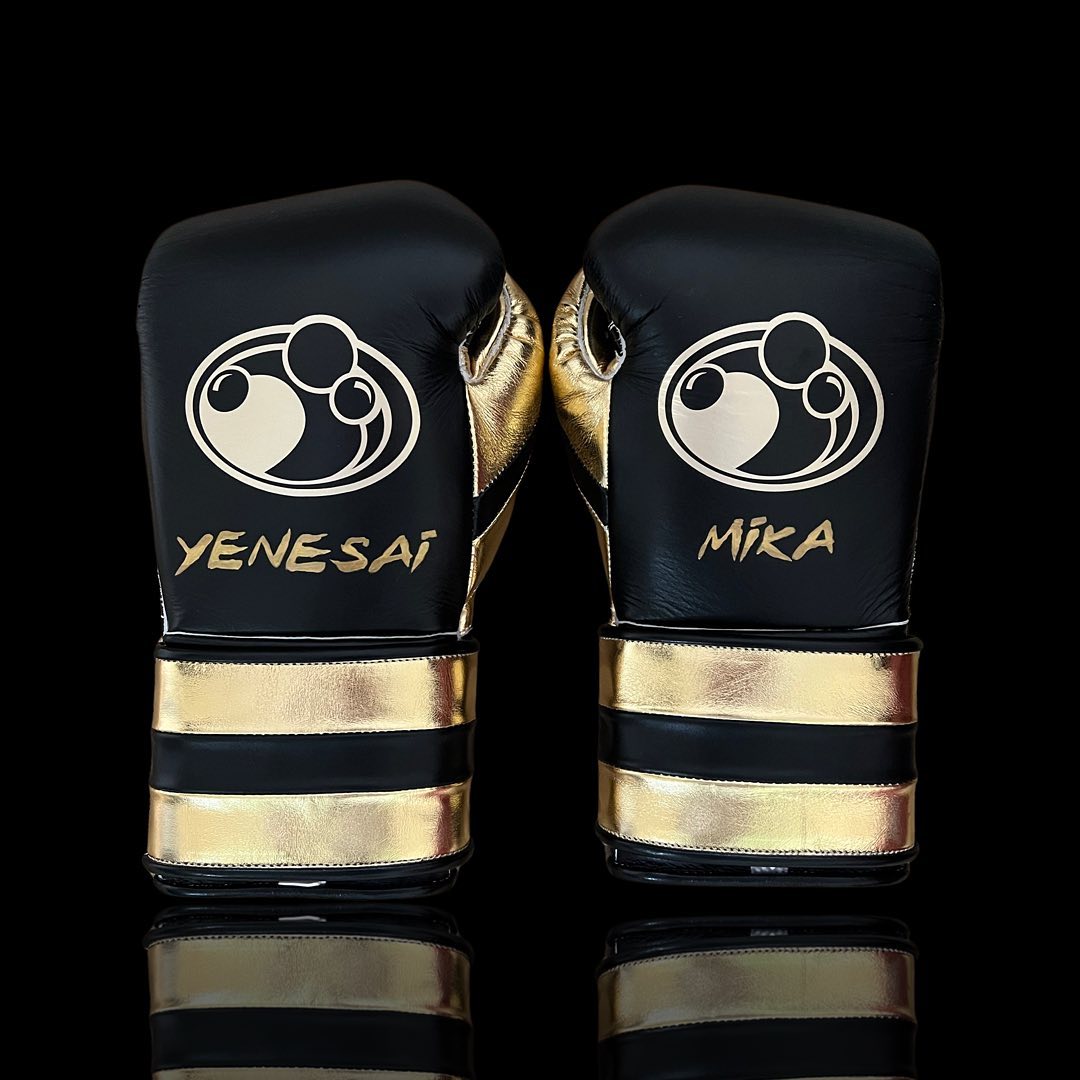 Customizable boxing glove , Fiest Gloves online , High Quality COPIES of Branded Gloves Black/Gold