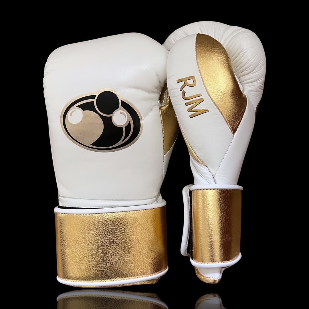 Customizable boxing glove , Fiest Gloves online , High Quality COPIES of Branded Gloves White/Gold