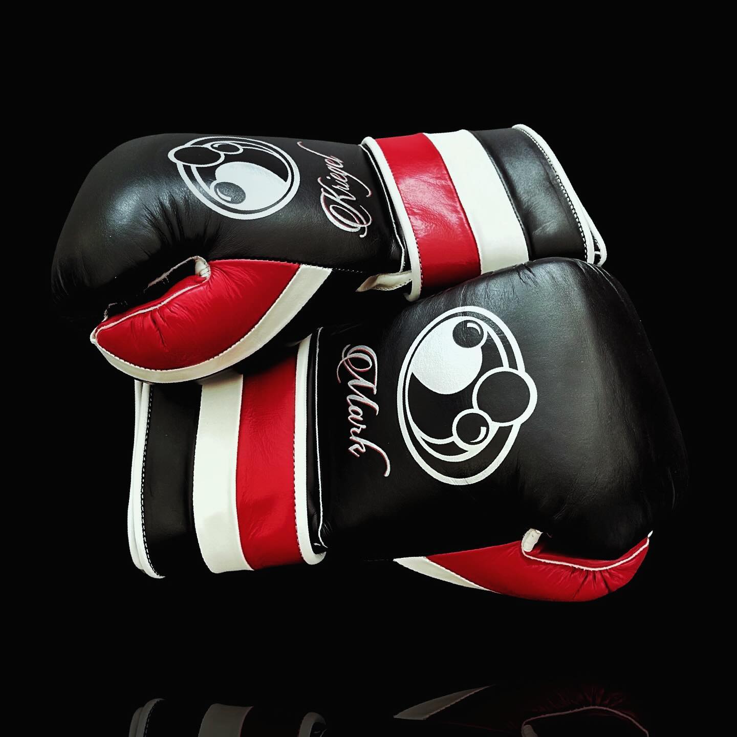 Customizable boxing glove , Fiest Gloves online , High Quality COPIES of Branded Gloves Black/Red