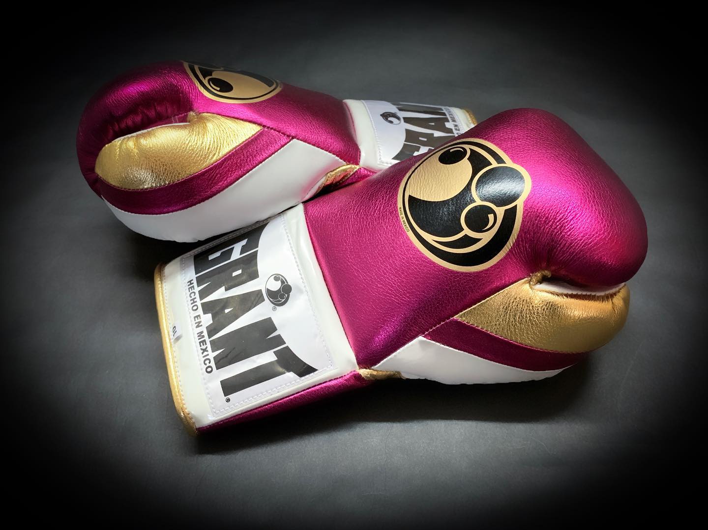 Customizable boxing glove , Fiest Gloves online , High Quality COPIES of Branded Gloves Pink/Gold