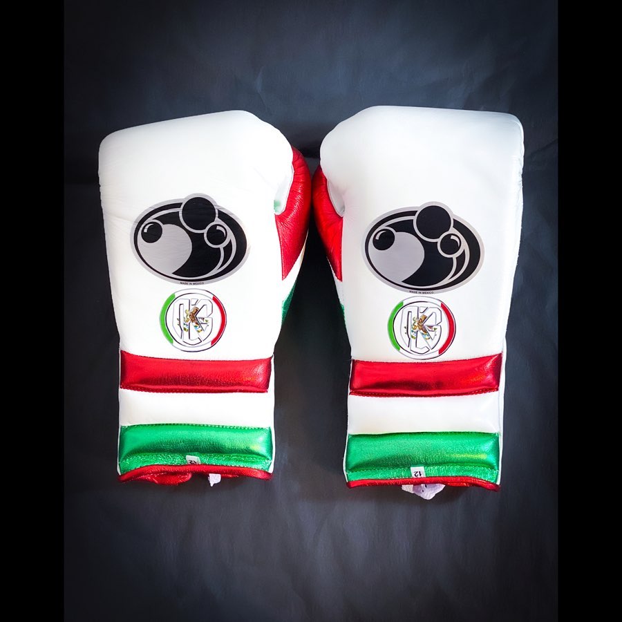 Customizable boxing glove , Fiest Gloves online , High Quality COPIES of Branded Gloves White/Red