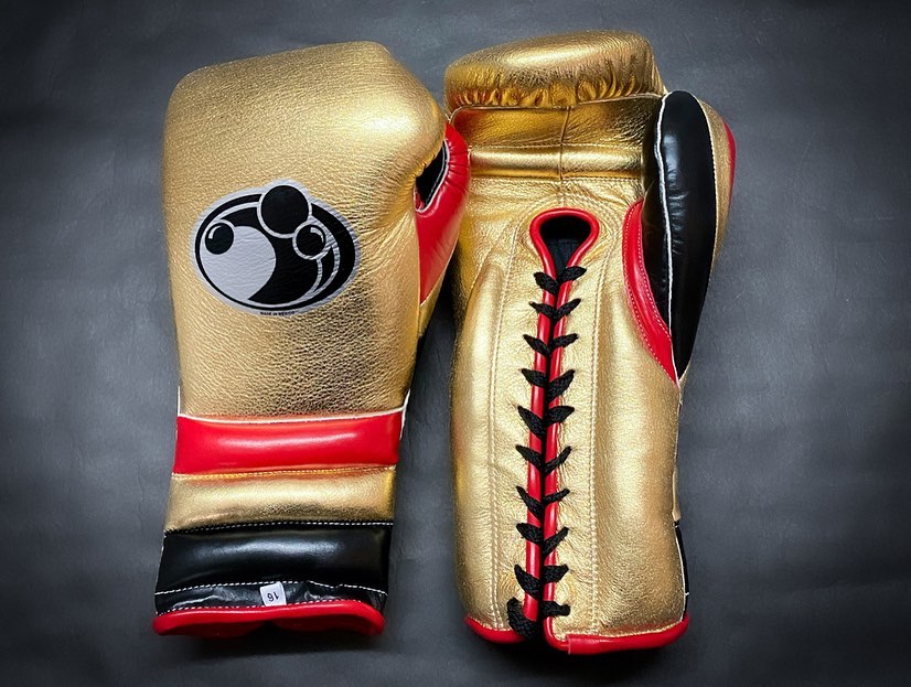 Customizable boxing glove , Fiest Gloves online , High Quality COPIES of Branded Gloves Gold/Black