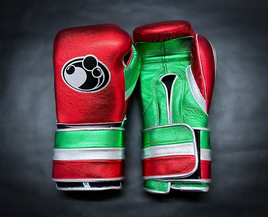 Customizable boxing glove , Fiest Gloves online , High Quality COPIES of Branded Gloves Red/Green