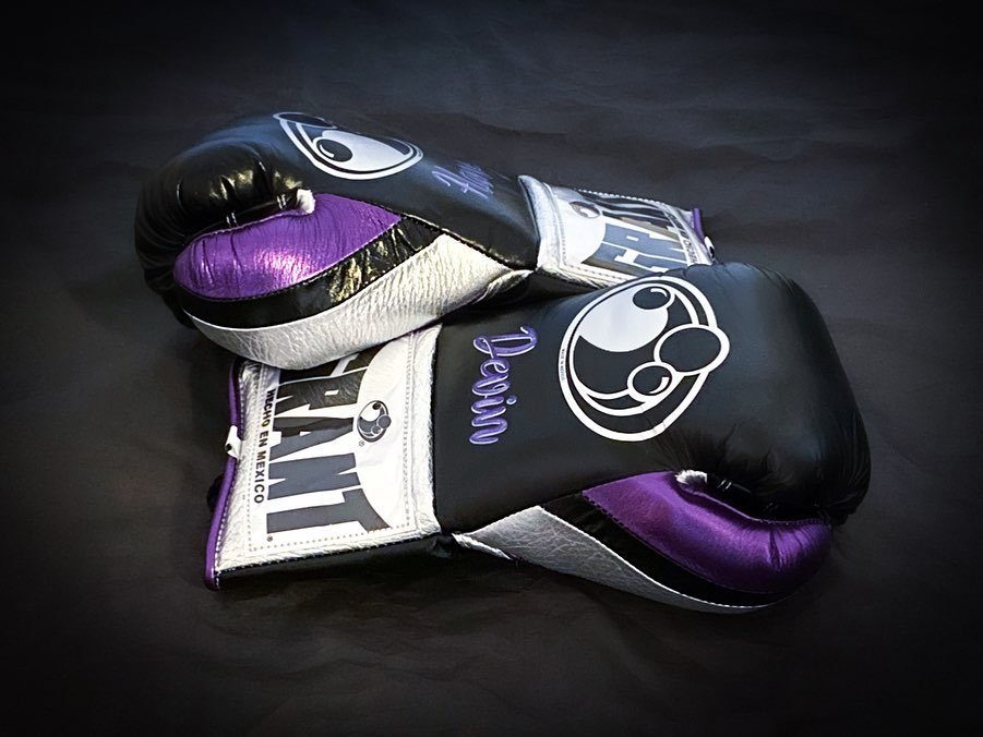 Customizable boxing glove , Fiest Gloves online , High Quality COPIES of Branded Gloves Black/Purple
