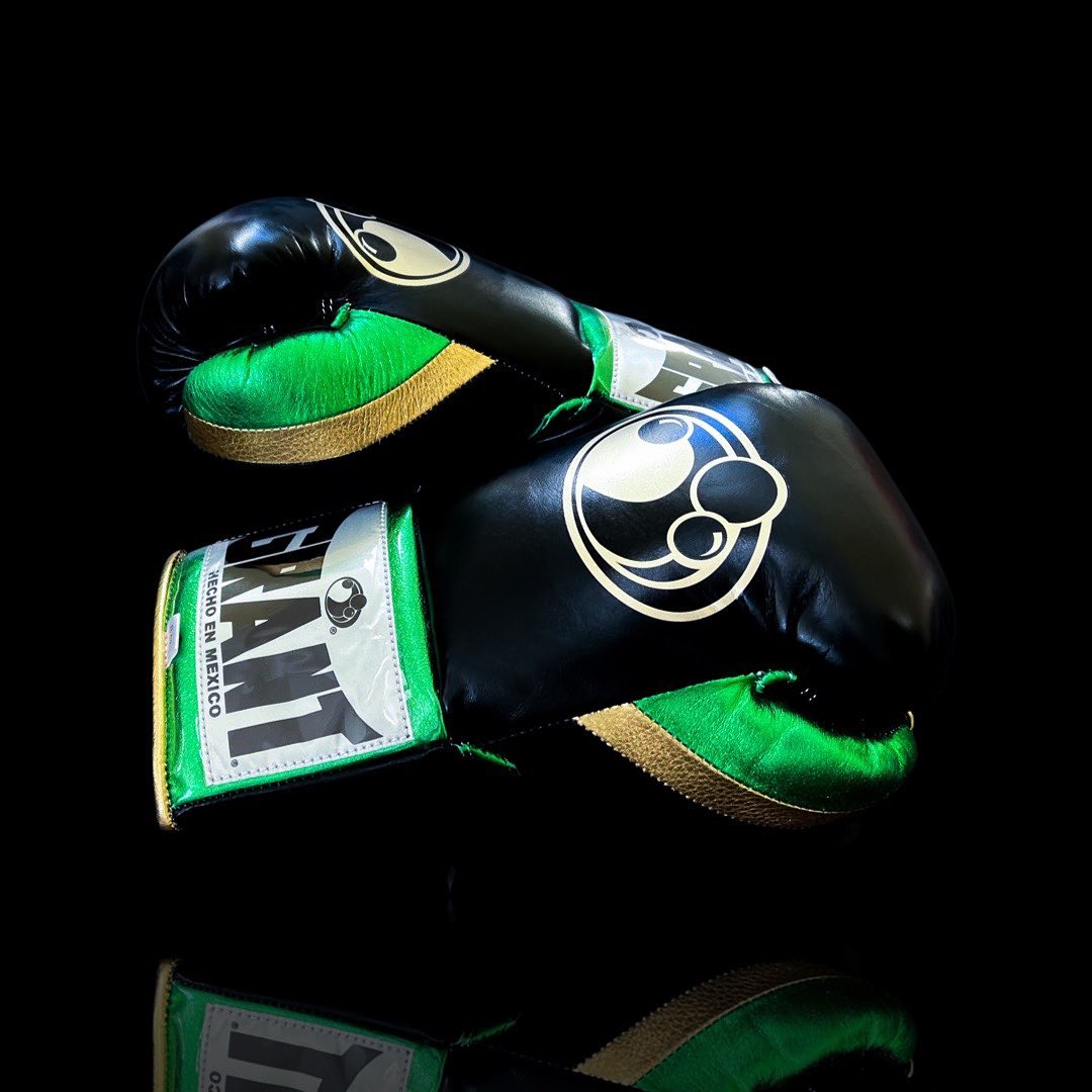 Personalized boxing glove, just like orignal