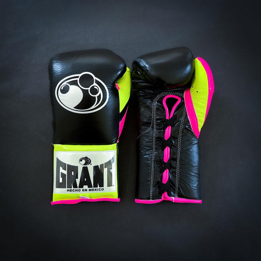 Customizable boxing glove , Fiest Gloves online , High Quality COPIES of Branded Gloves Black/Pink