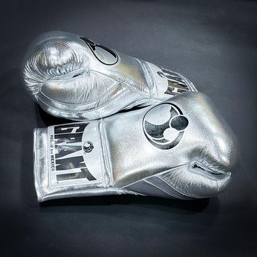 Customizable boxing glove , Fiest Gloves online , High Quality COPIES of Branded Gloves Silver