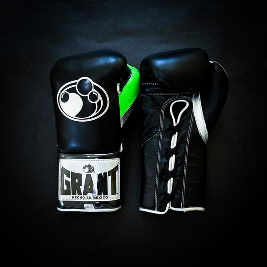 Customizable boxing glove , Fiest Gloves online , High Quality COPIES of Branded Gloves Black/Parrot