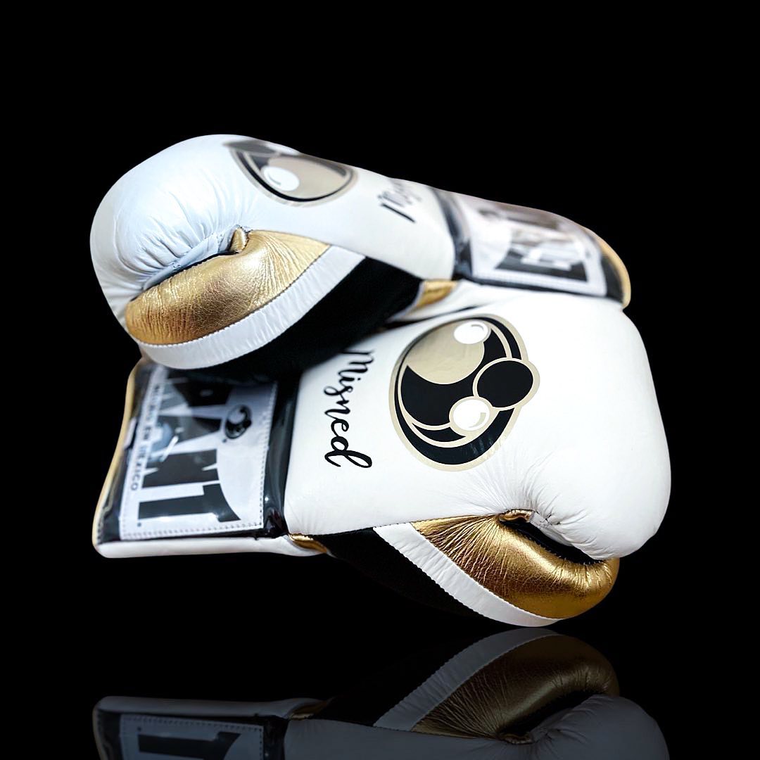 Customizable boxing glove , Fiest Gloves online , High Quality COPIES of Branded Gloves