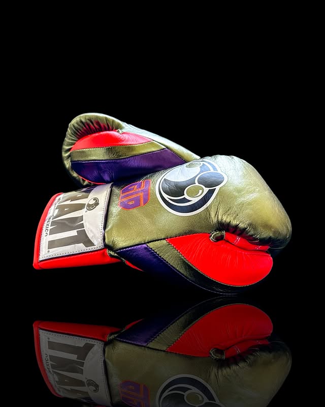 Personalized boxing glove, just like original GRANT gloves