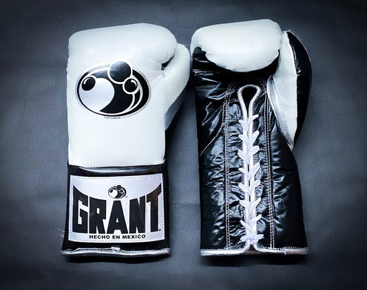 Customizable boxing glove , Fiest Gloves online , High Quality COPIES of Branded Gloves White/Black