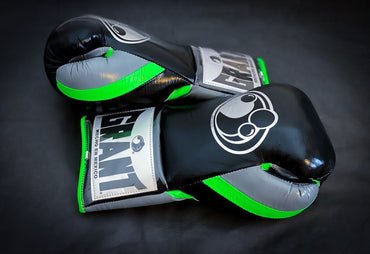 Customizable boxing glove , Fiest Gloves online , High Quality COPIES of Branded Gloves Black/Green