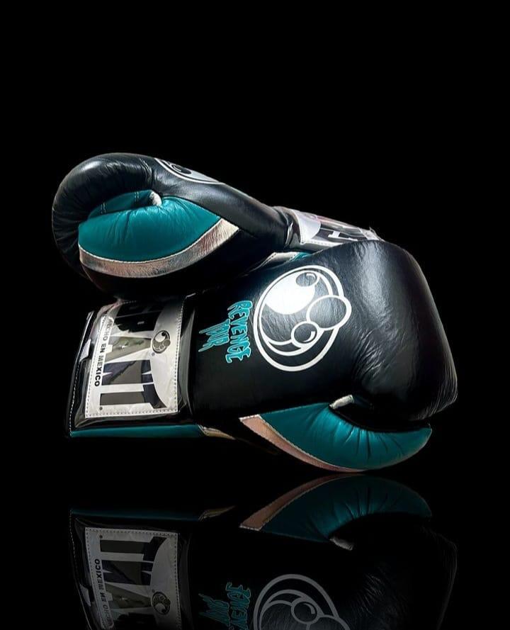 Customizable boxing glove , Fiest Gloves online , High Quality COPIES of Branded Gloves